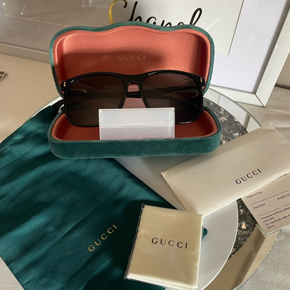 -NWOT  AUTHENTIC GUCCI UNISEX SUNGLASS